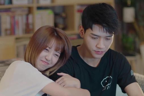 龚俊simon &nbsp;在校园剧《致我们甜甜的小美满》中饰演学霸赵泛舟