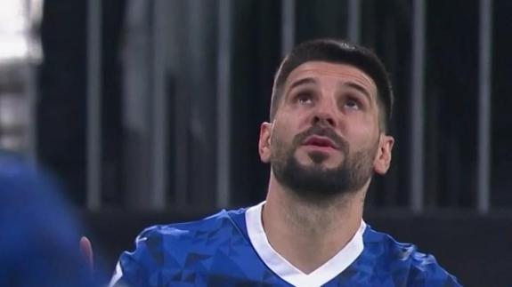 洛迪高速前插传中 米特罗维奇门前轻松吃饼