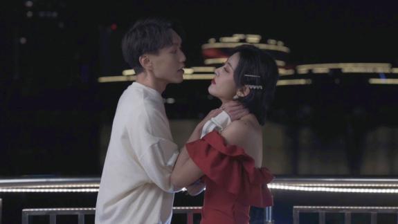 进击的她