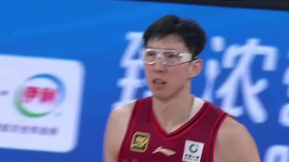 泰山压顶！周琦马力全开腾空炸裂隔扣卡尔顿