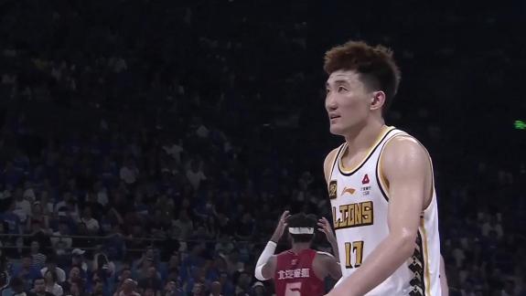 孙总太硬了！孙铭徽接球三分出手命中关键球