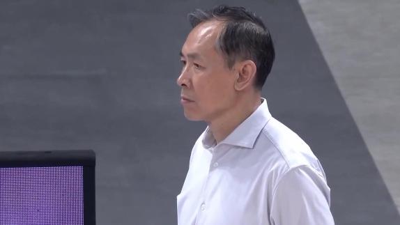 失误成串！北京进攻端连续犯错 许利民面色铁青