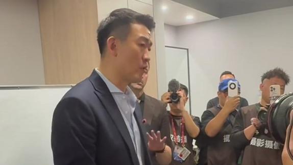理智！王博总结：保护好身体 远没到庆祝的时候
