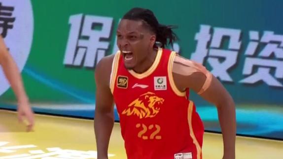 内线巨兽！卡尔顿强摘前板霸王举鼎隔扣方硕