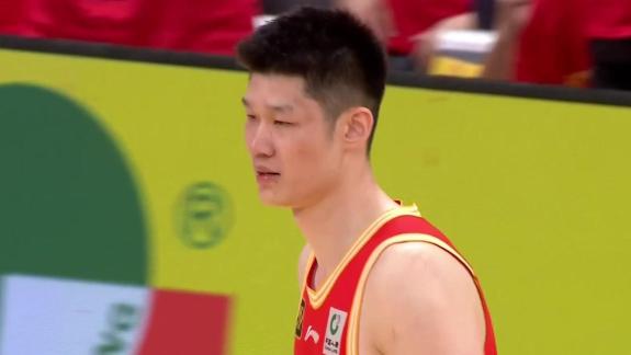 大秋尽力了！胡金秋打板关键三分命中扳平比分