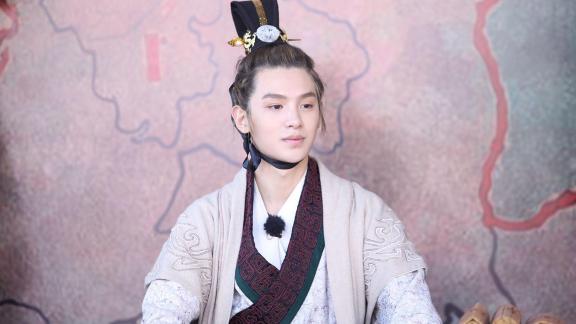 文化 01:52:41 0418第12期:砖王争霸进入尾声,黄明昊战国王侯装上线