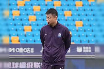  津媒：昨天于根伟指导已经结束治疗 本周尝试复工