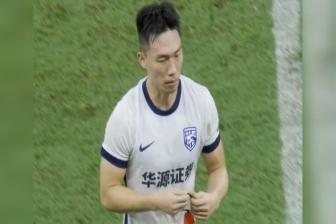  官方：原上海海港后卫贺惯正式加盟武汉三镇