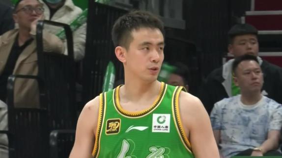 走神了？孫銘徽防守未頂搶 趙繼偉收籃板大禮