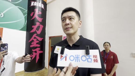  三连胜锁定正赛！杨鸣：代表家乡的斗志十分昂扬