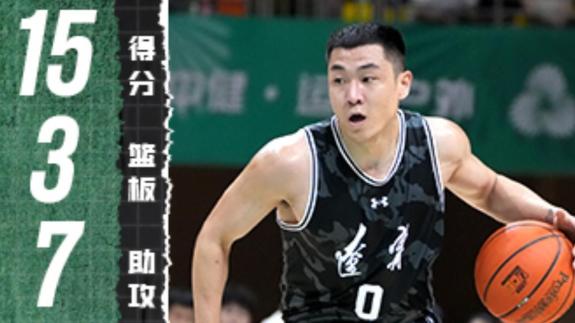 筑起鐵血防線！高詩巖15分7助2斷攻守兼?zhèn)? class=