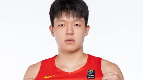  重温杨瀚森U19世界杯战美国 8分10板7助6帽