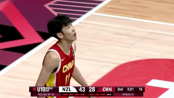  死亡缠绕！杨溢鬼手抢断 张博源强硬打成2+1