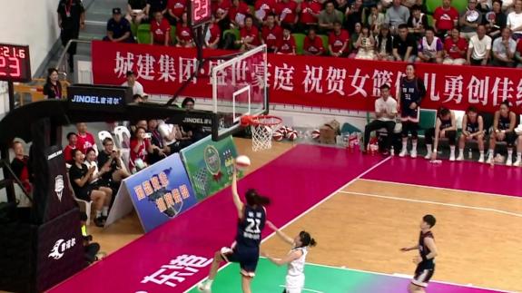  防守压迫感拉满！韩旭上演抢断一条龙