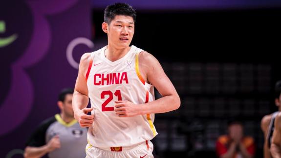韩国队挡不住！胡金秋攻防一体撑起男篮面筐体系