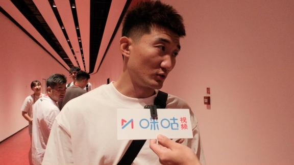 独家！孙铭徽：邓超打球很拼 望男篮兄弟们夺冠
