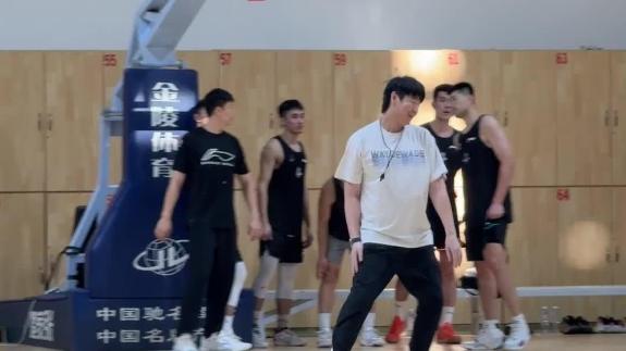 邱彪三分5连中！陈林坚参加山东男篮训练