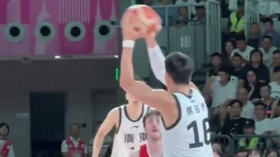 广东球迷验货！焦泊乔屡番炸筐滑翔隔扣宣告回归