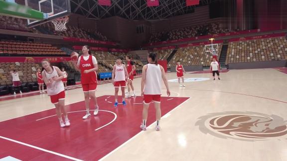  抵达西安！张子宇韩旭领衔中国女篮迎战尤文图特