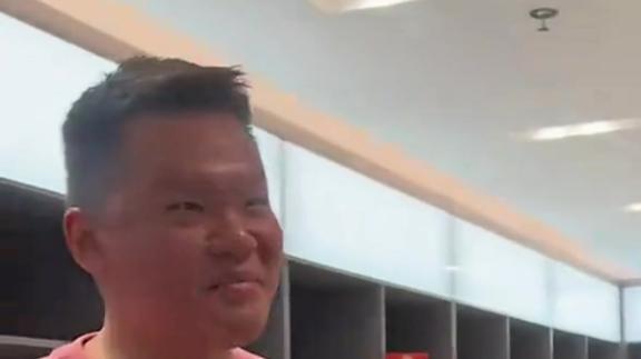  专业打拳！威姆斯喊话朱芳雨：来当我拳击教练吗