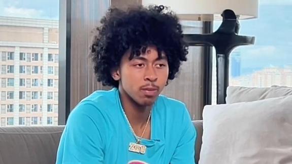 朱正：被撞飞所以放弃橄榄球 我觉得自己很聪明