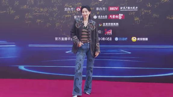  歌手跨界齐聚！李斯丹妮Jony-J现身红毯现场