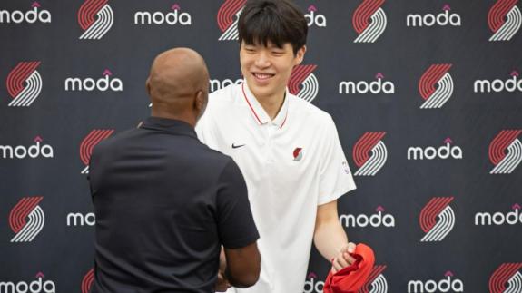 增重8公斤只是开始！杨瀚森备战获利拉德称赞