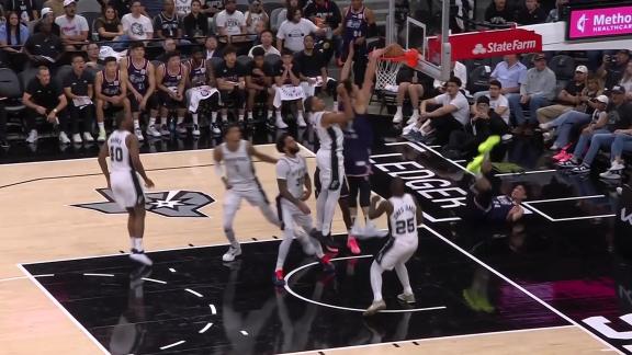 管子煜连过马刺三道防线 无奈队友进攻干扰球
