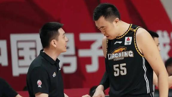 杨鸣：韩德君退役回归参加全运会 对球队是鼓舞