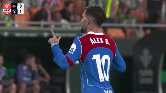 悲喜不同!纳坦禁区被拉倒后 巴埃纳反击中破门