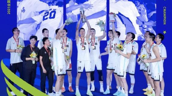  向未来！全国U17青年联赛 上海久事男篮夺冠