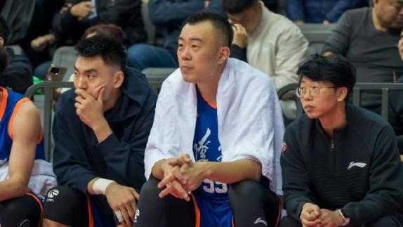 张陈治锋:韩德君是辽篮旗帜 值得我们学习