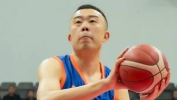 如此老将怎能不爱?大韩训练后深夜独自加练力量