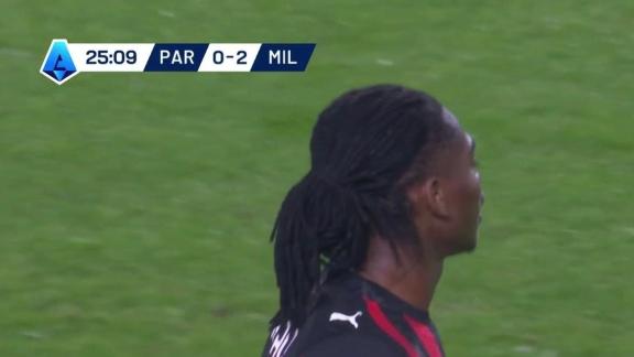 萨56禁区内左晃右突被放倒 莱奥点射死角再下一城