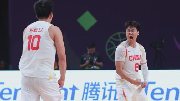 中国男篮集训名单：周琦、赵睿领衔 胡明轩在列