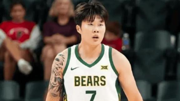 邓雨婷7分3板2帽 NCAA常规赛贝勒大学大胜