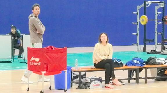  亲自督战！肯帝亚主帅及总经理全程观看球队体测