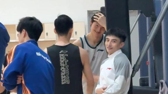  老友相见！罗汉琛相聚大王刘铮 双方亲密互动