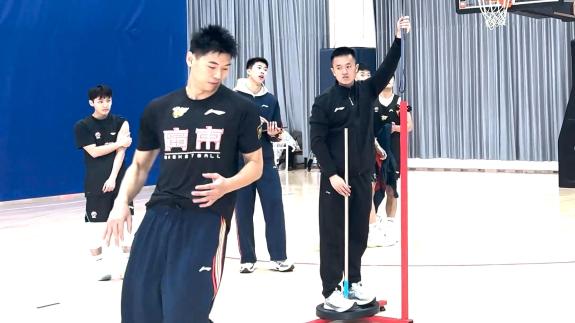 徐杰摸高315崔永熙344 小崔调侃徐杰：够用了