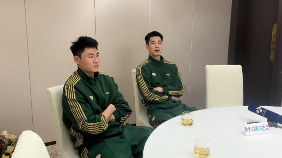 郭昊文谈打控卫：面对小援比较难 还是着重串联