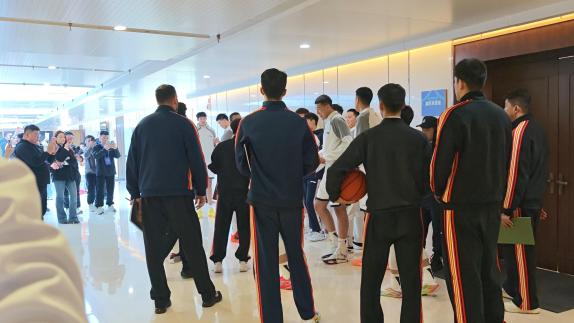  Let's go Tiger！徐杰胡明轩领衔出场仪式