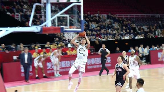  抢断一条龙！郭昊文抄截对手后快下霸气暴扣