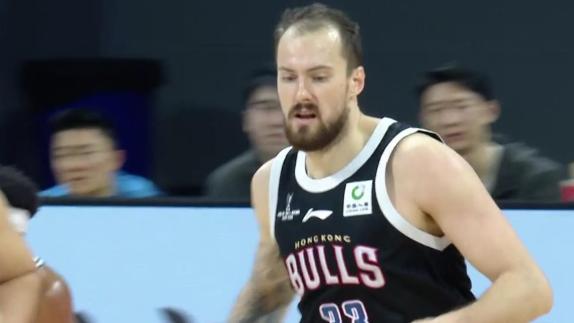  隔扣文班的男人！唐才育助攻巴尔文肆虐篮筐