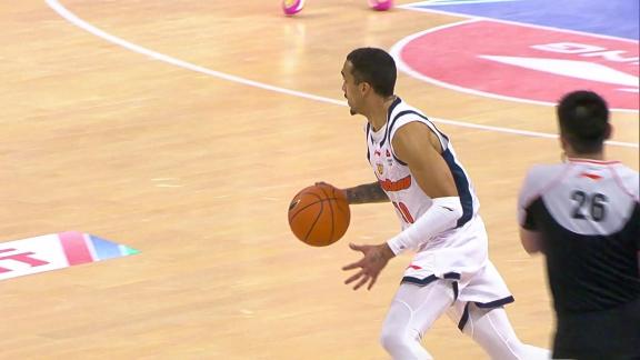  萨姆纳加盟广东首分！奎因飞身抢断妙传奶茶吃饼