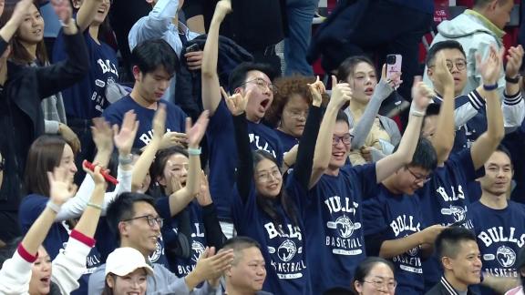  香港金牛队史杯赛首胜！场内庆祝响起《红日》