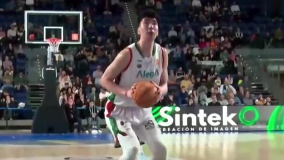 余嘉豪西乙个人集锦回顾 全场10分6篮板2盖帽