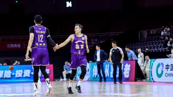 里勒36+7高诗岩失绝平 北控险胜山东迎首胜