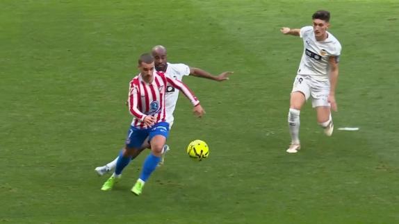 这就是球星！格列兹曼停球爆射破门一气呵成