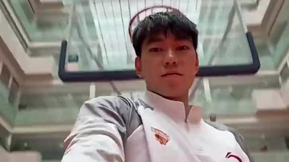 首战见！浙江男篮分享日常 pick你爱的球员