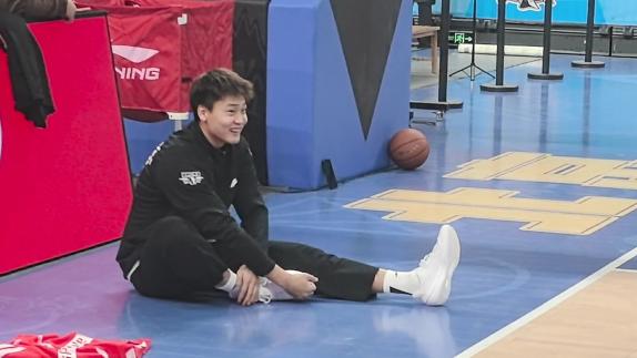  心情美滋滋！赵睿提前热身 备战北京主场首秀